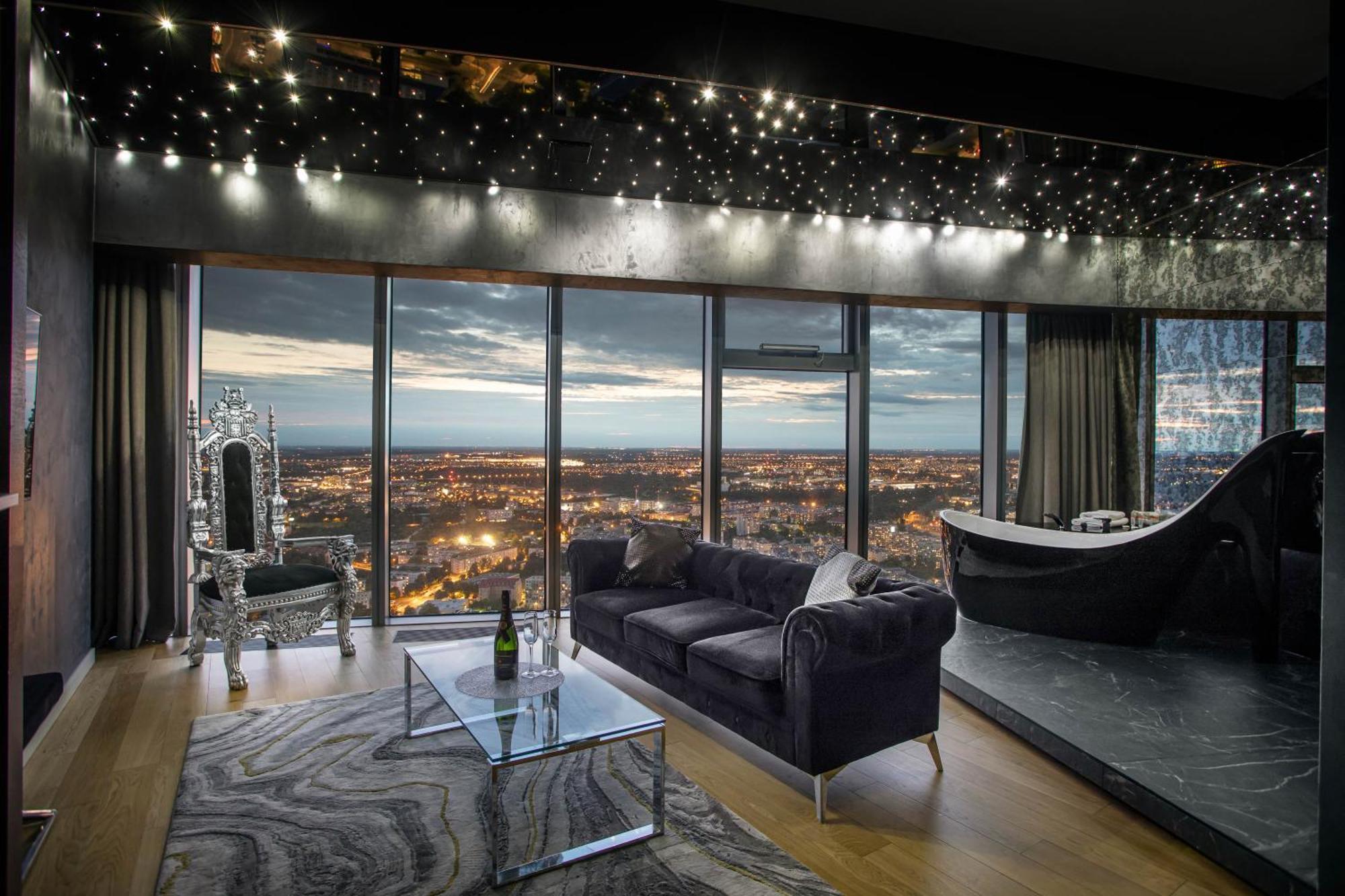 30Th+ Floor Apartments In Sky Tower Wrocław Exterior foto